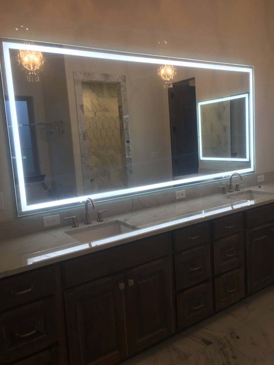 Mirror and vanity lighting
